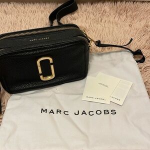 Marc Jacobs the Softshot leather camera bag in black and gold hardware